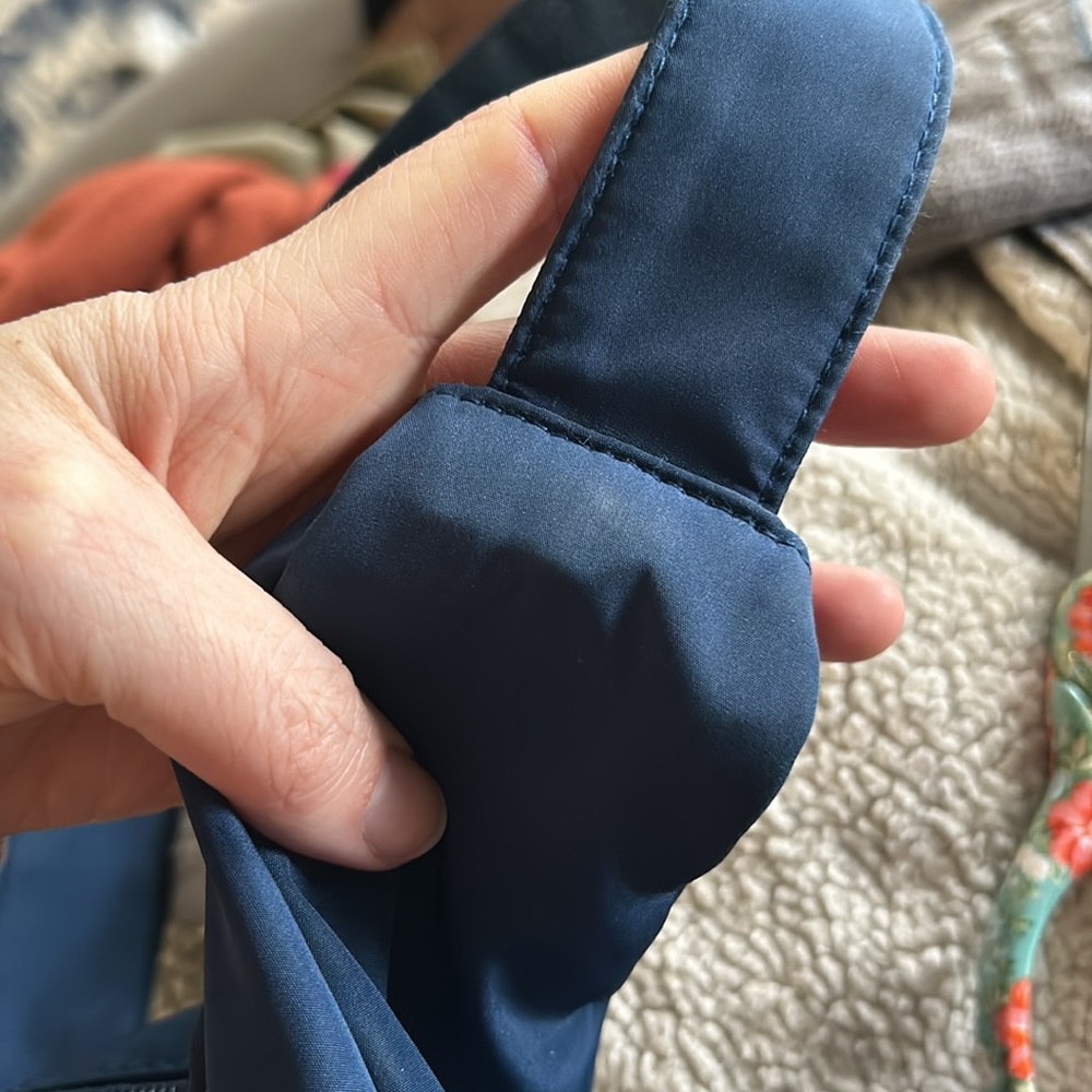 AmeriBag Navy Healthy Back Carry All Sling Bag - Picture 8 of 9